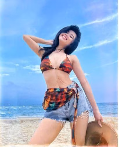 "Hot girl tạp hóa" Hàn Hằng - bạn gái Huyme khoe body đẹp miễn chê.