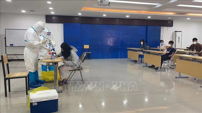 COVID-19 toi 6h sang 2/4: Han Quoc noi gian cach xa hoi-Hinh-6