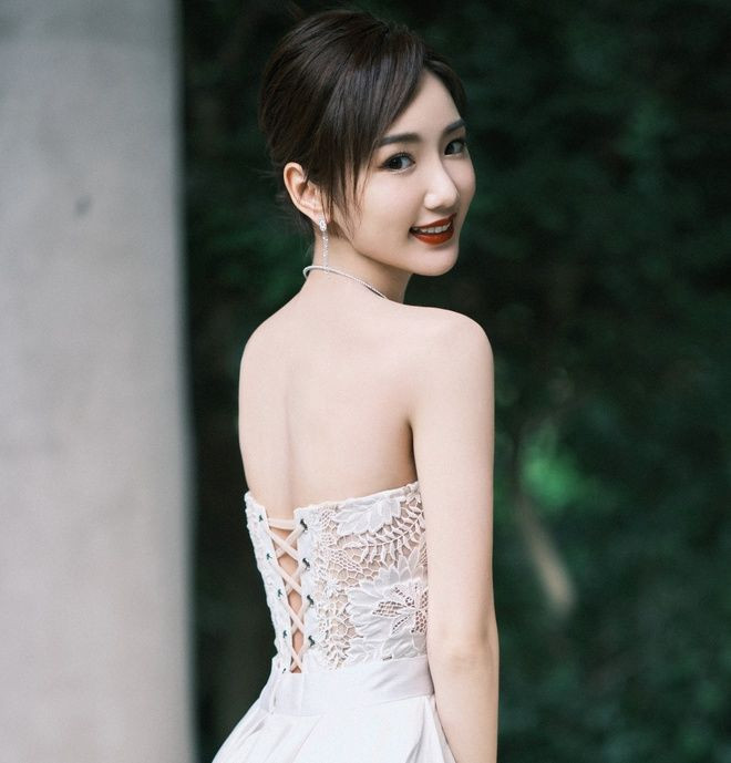 Nhung my nhan Hoa Ngu so huu chiec 