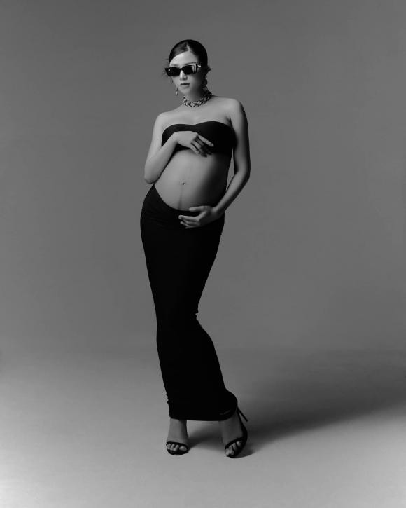 Salim khoe bụng bầu tháng cuối với trang phục xuyên thấu - Hình 8 Salim khoe bung bau thang cuoi voi trang phuc xuyen thau-Hinh-8