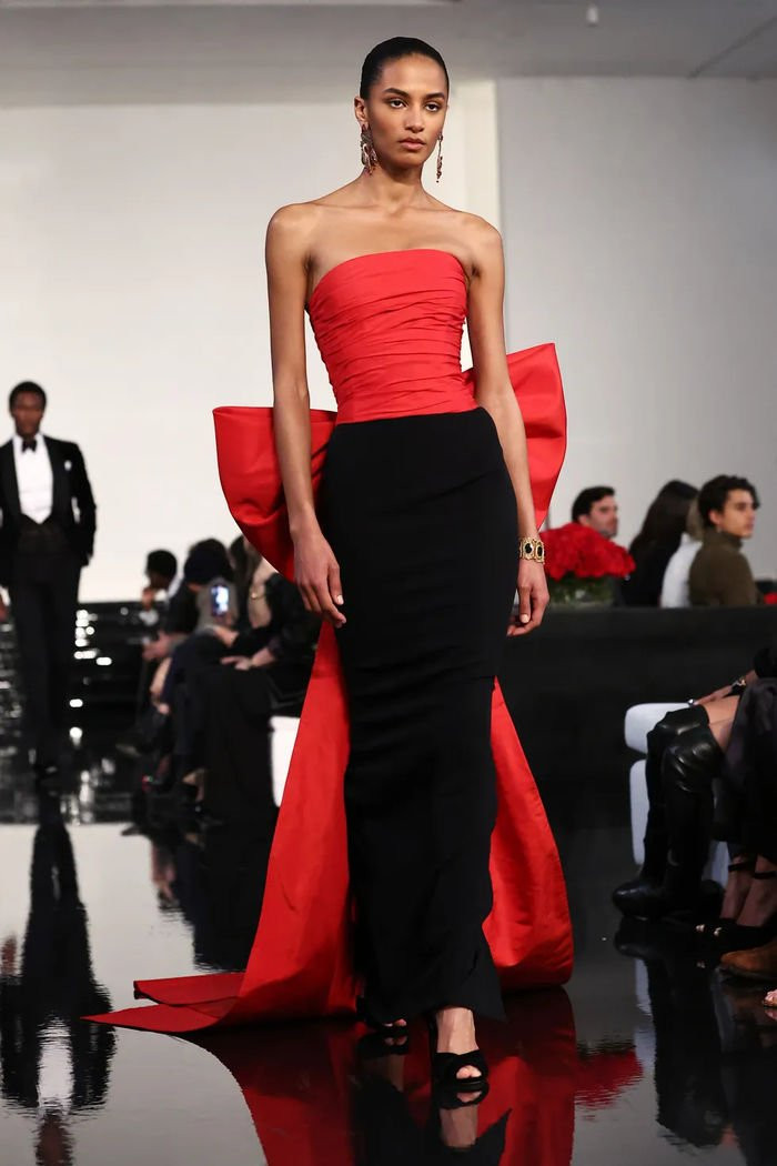 Diem danh vay ao my nhan Viet dao nhai thiet ke cua sao quoc te-Hinh-2