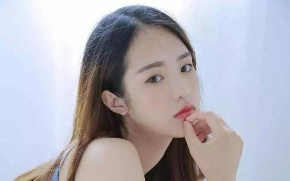 Ba chom sao nu co kha nang thu hut nguoi khac phai