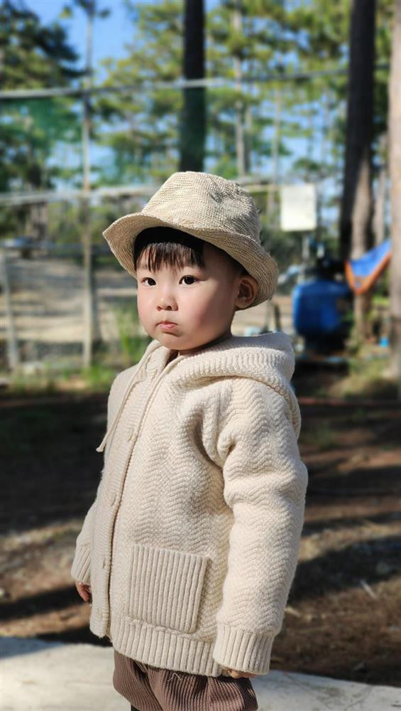 Hòa Minzy công khai ảnh sinh nở sau hơn 2 năm giấu kín - Hình 7 Hoa Minzy cong khai anh sinh no sau hon 2 nam giau kin-Hinh-7