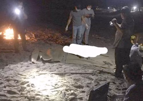 Dang tam bien, nguoi dan ta hoa khi phat hien thi the mat dau troi vao bo