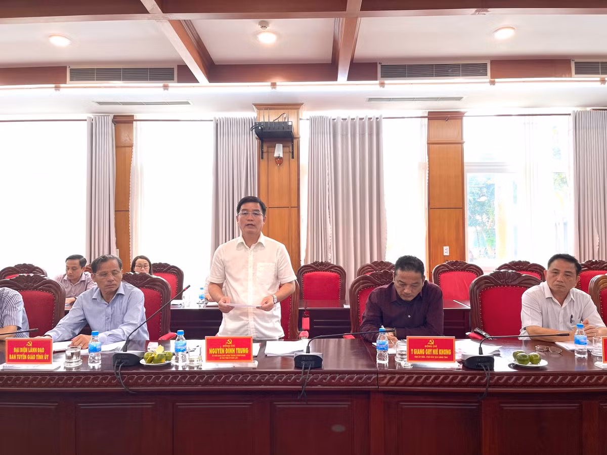 Dang doan Lien hiep hoi Viet Nam lam viec voi Thuong truc Tinh uy Dak Lak-Hinh-2