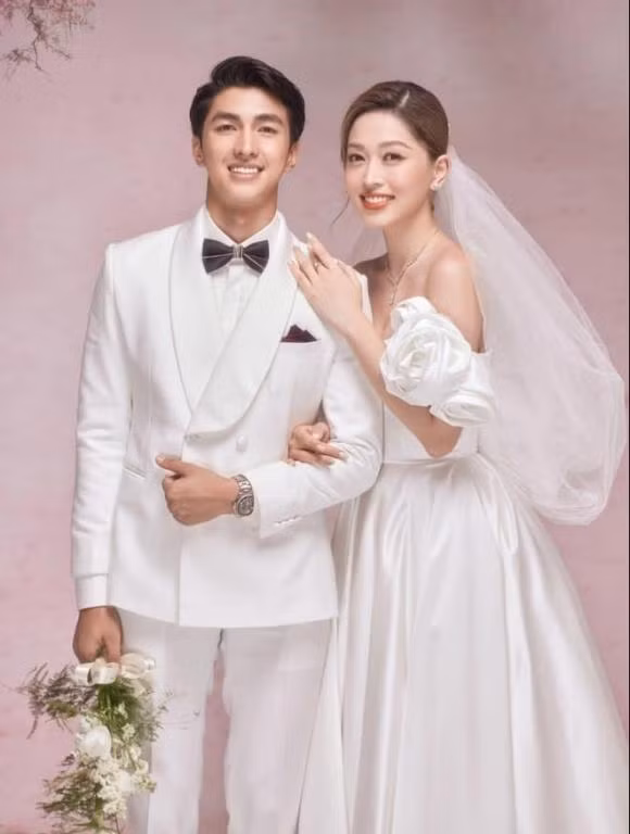 br/> Sau khi kết hôn, Bình An từng tiết lộ về số tiền tiêu vặt được Phương Nga "chu cấp" là 500 nghìn mỗi ngày: "Kể từ ngày đeo nhẫn trên tay tính ra cuộc sống cũng nhàn, ngoài đi làm cả ngày ra thì chẳng phải làm gì cả chỉ phải làm hết việc nhà thôi. Tiền tiêu vặt không phải suy nghĩ, ngày 500 nghìn". Tuy nhiên, sau khi câu chuyện này được nhiều người biết đến, anh chàng đã bị vợ cắt giảm xuống chỉ còn 200 nghìn cho một ngày.