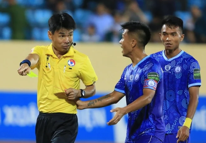 VFF yêu cầu sớm áp dụng VAR tại V-League - Hình 2 VFF yeu cau som ap dung VAR tai V-League-Hinh-2