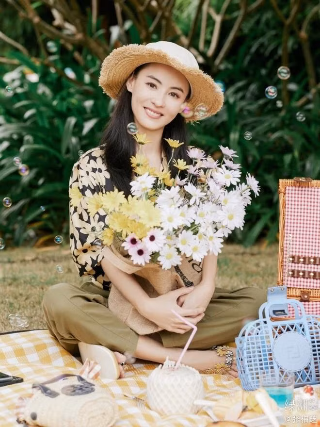 Cuoc song cua 2 sao nu sau scandal anh nong voi Tran Quan Hy-Hinh-4