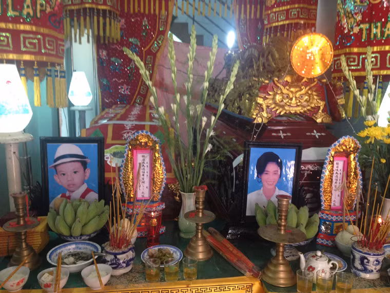 Nhiều người vô cùng thương xót cho người mẹ quên thân mình lao vào biển lửa cứu con.