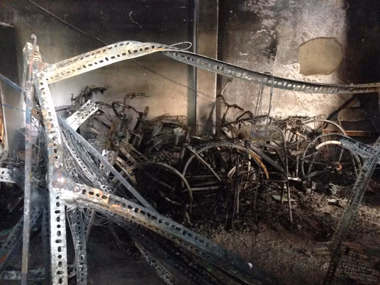 Toàn bộ tài sản trong căn nhà trọ rộng khoảng 35m2 bị thiêu rụi.