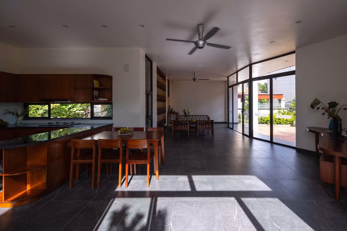 Thiết kế này hy vọng sẽ đề xuất một cách tiếp cận sáng tạo phù hợp với bối cảnh hiện tại, xây dựng trên các yếu tố tích cực vốn có trong các mô hình nhà ở nông thôn truyền thống.