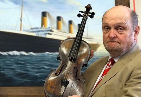 Cây vĩ cầm số 1 trên tàu Titanic được bán với giá 1,4 triệu USD.