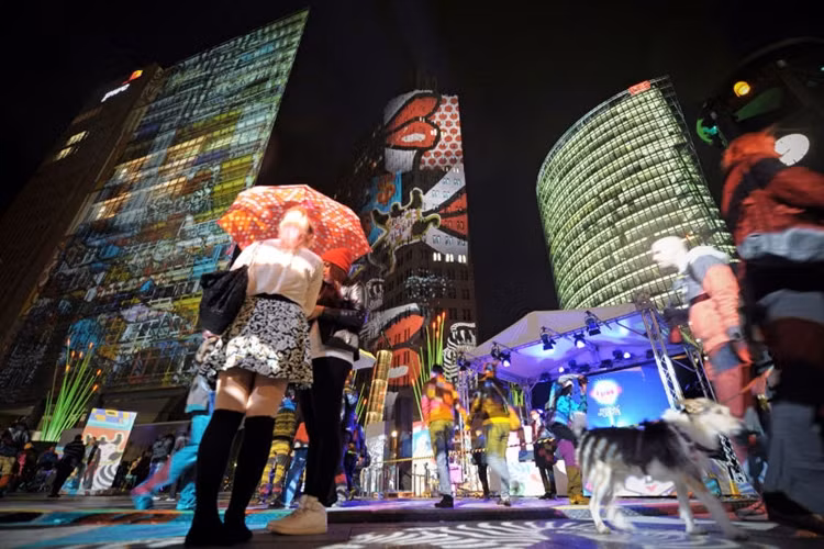 Đây là Lễ hội ánh sáng lần thứ 9 ở thủ đô Berlin. Lễ hội năm nay kéo dài từ ngày 8 đến ngày 20/10/2013.