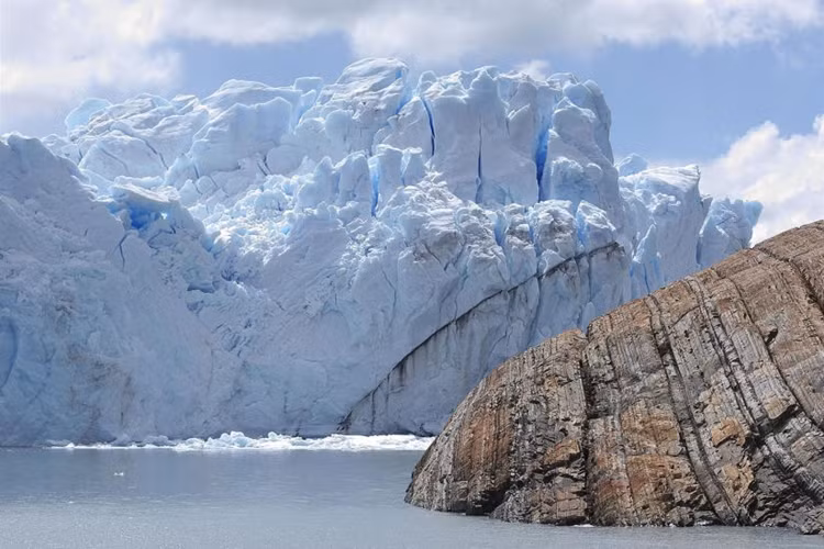 Núi băng vĩnh cửu ở mạn cực nam Argentina.
