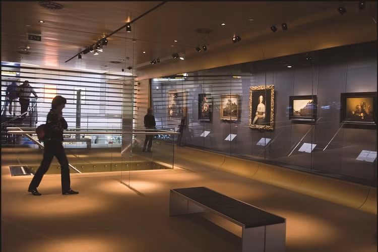 Trong thời gian chờ đợi ở sân bay Amsterdam, du khách có thể chiêm ngưỡng các tác phẩm bậc thầy của bảo tàng Rijks.