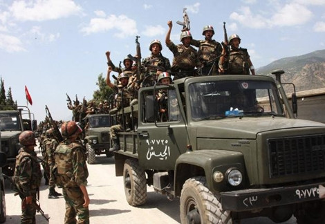 Quân đội Syria đang thừa thắng xốc tới giữa lúc quân nổi dậy triệt hạ lẫn nhau ở miền bắc Syria.