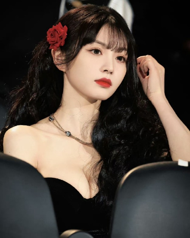 Dich Le Nhiet Ba trong gia hon tuoi that-Hinh-14