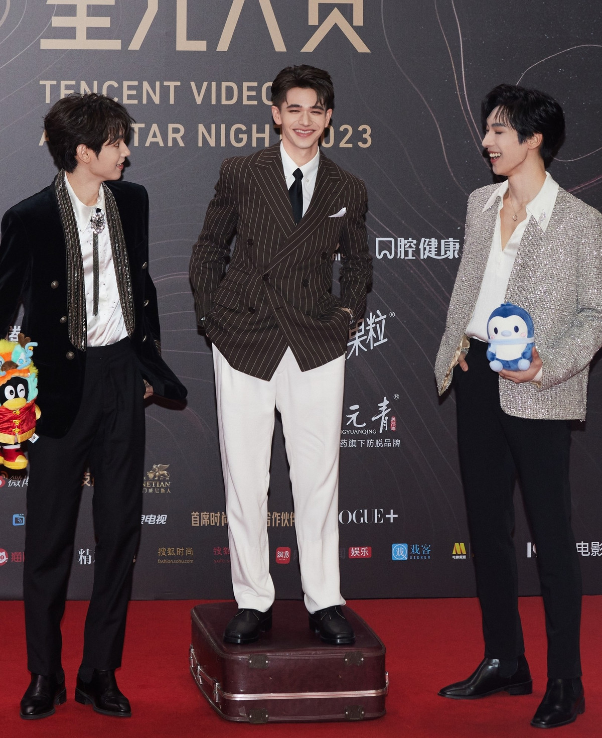 Dich Le Nhiet Ba trong gia hon tuoi that-Hinh-21