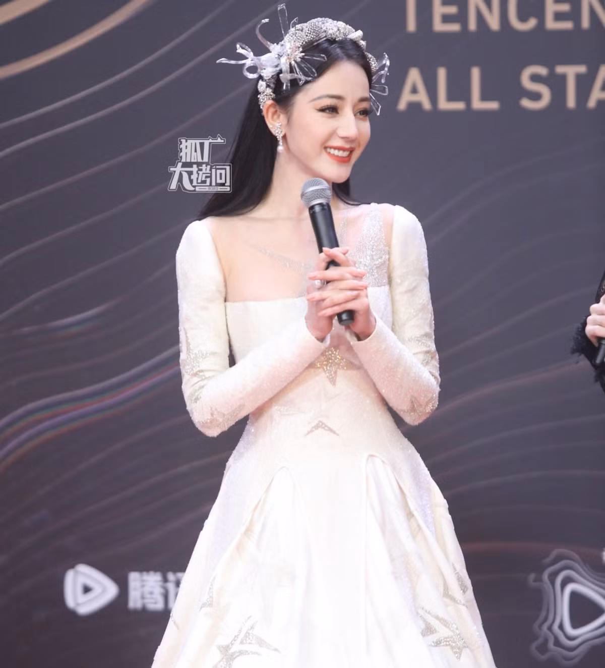 Dich Le Nhiet Ba trong gia hon tuoi that