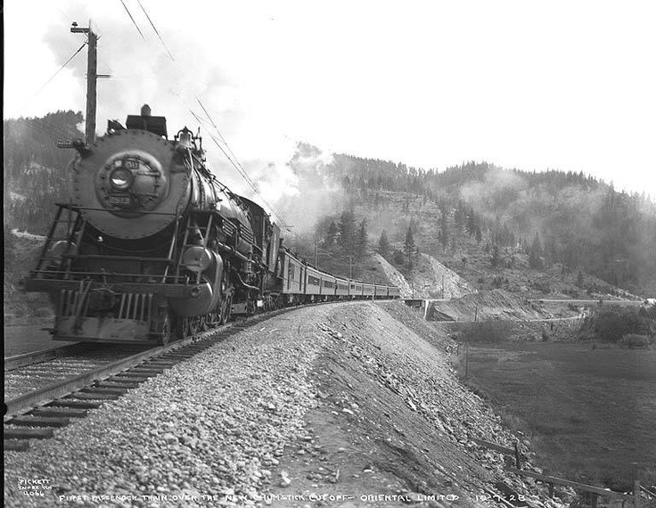 Khi đó, nền kinh tế miền Tây đang bùng nổ, các chuyến tàu sẽ thường xuyên chở một lượng lớn khoáng sản quý, tiền bạc, cùng các hàng hóa giá trị cao khác.