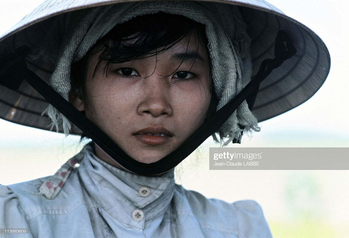 Chân dung khả ái của một nữ lao động.