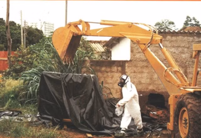 Các viên cesium đã được chia sẻ khắp nơi, đến nỗi ô nhiễm phóng xạ sau đó được tìm thấy cách xa tận 100 dặm. Hơn 40 ngôi nhà trong thành phố bị phát hiện có mức độ bức xạ cao và buộc phải phá dỡ.