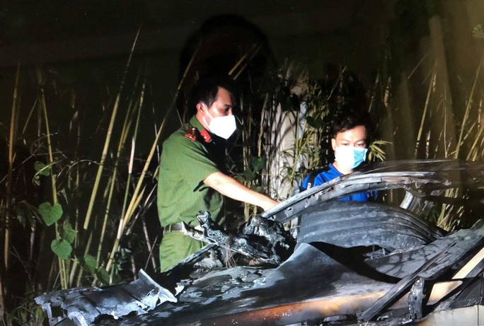 Ghen tuong, dot xe sep cua vo o quan 7