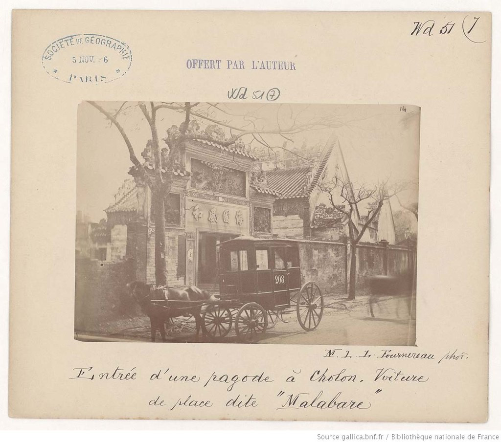 Đây được coi là nơi hội tụ sự tinh hoa của nghệ thuật thư pháp, chạm đá, chạm gỗ, ghép mảnh sành sứ… ở Nam Bộ nửa cuối thế kỷ 19 – đầu thế kỷ 20.