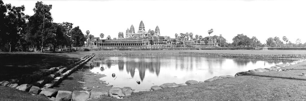 Toàn cảnh khu đền tháp Angkor Wat năm 1933. Angkor Wat được xây vào đầu thế kỷ 12, là di tích tôn giáo lớn nhất thế giới còn tồn tại đến nay.