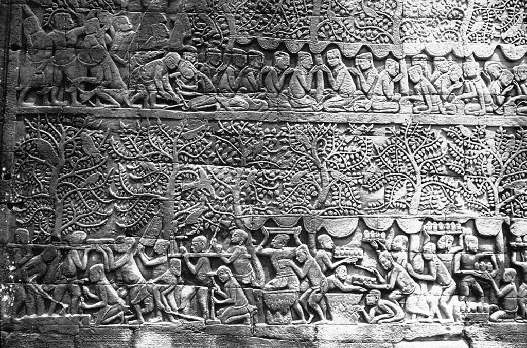 Tác phẩm điêu khắc trên đá ở Angkor Wat, 1938.