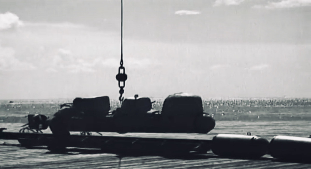 Người Anh đã sử dụng Chariot để trả thù Italia bằng cách đánh chìm tàu tuần dương Ulpio Traiano ở cảng Palermo, Sicily vào đầu tháng 1/1943. Một tàu biển 8,500 tấn cũng bị hư hại trong cuộc tấn công đó.