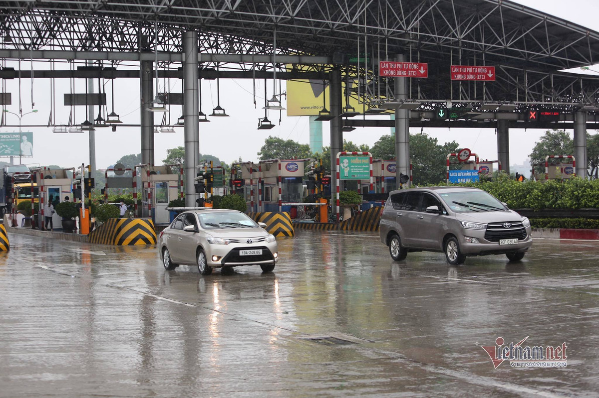 Chốt Pháp Vân - Cầu Giẽ (Hà Nội) đã nới lỏng cho các phương tiện đi qua. Ảnh: Phạm Hải