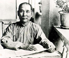 Lời trăn trối trước khi ông ra đi: Chúng ta làm cách mạng chưa thành công, vì vậy những người đồng chí của chúng ta vẫn đấu tranh vì cách mạng thành công (tạm dịch).