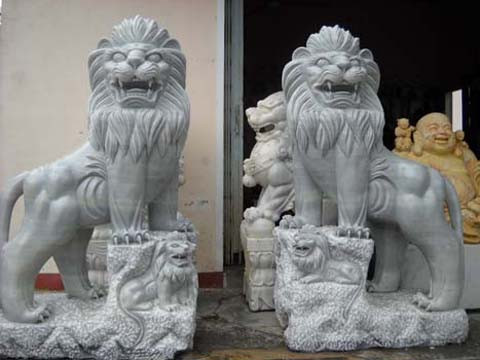 Đặc biệt đặt sư tử thì phải đặt có đôi có cặp chứ không đặt 1 con.