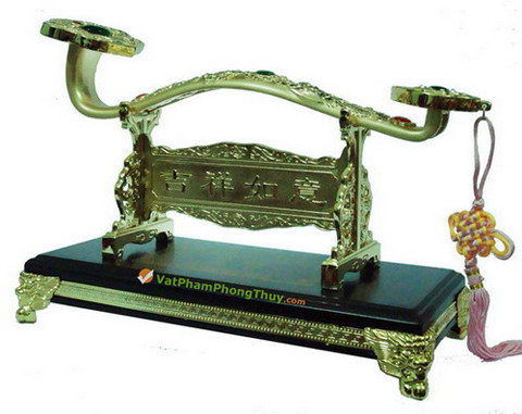 Gậy như ý có tác dụng hóa giải hung sát của các sao Ngũ Hoàng, Nhị Hắc đồng thời là vật đại diện cho quyền lực.