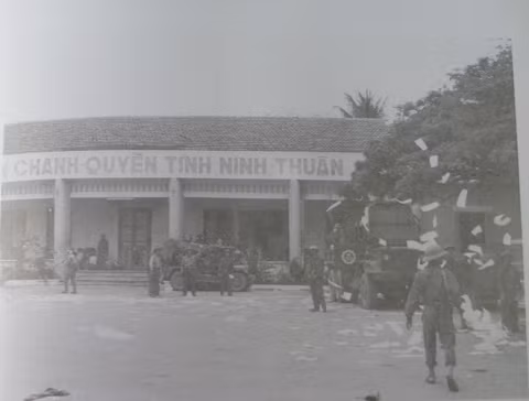 Theo buoc quan giai phong tu Buon Ma Thuot vao SG-Hinh-9