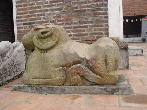 Nó là dấu tích cổ xưa nhất còn sót lại trong ngôi chùa hơn ngàn tuổi này.