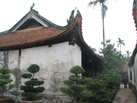 Vào thế kỷ 17, chùa trở nên nổi tiếng sau khi hòa thượng Chuyết Chuyết từ Trung Quốc sang và về chùa này trụ trì. Cũng thời gian này, Hoàng thái hậu Trịnh Thị Ngọc Trúc rời bỏ cung đình về đây tu hành. Bà đã cho trùng tu lại chùa. Quy mô và kiến trúc của ngôi chùa hiện nay cơ bản mang dáng dấp của ngôi chùa được trùng tu thời đó.