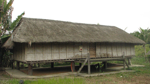 Còn đây là kiểu dáng ngôi nhà của người Xơ Đăng...