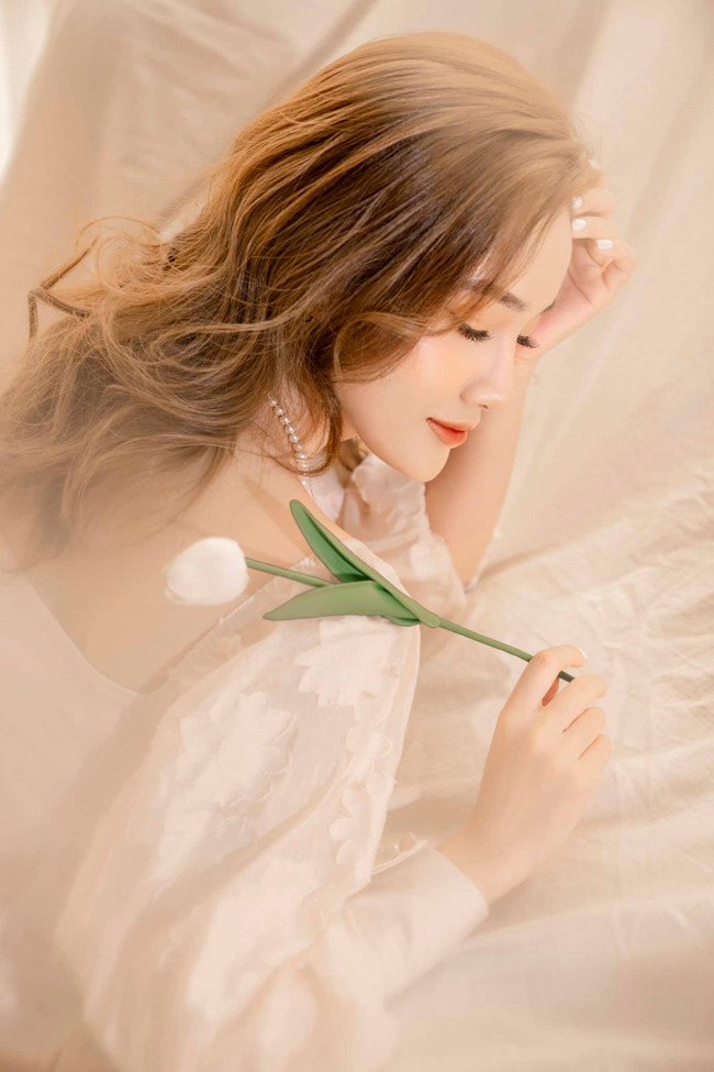 Cô nàng ngày càng quyến rũ muôn phần sau khi chia tay thủ môn U23 Việt Nam.