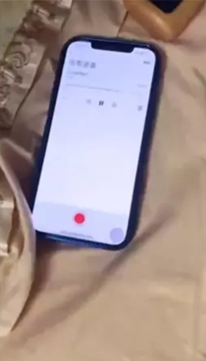 Di cong tac ve khuya de lam vo bat ngo, dung hinh khi nghe tieng la-Hinh-4