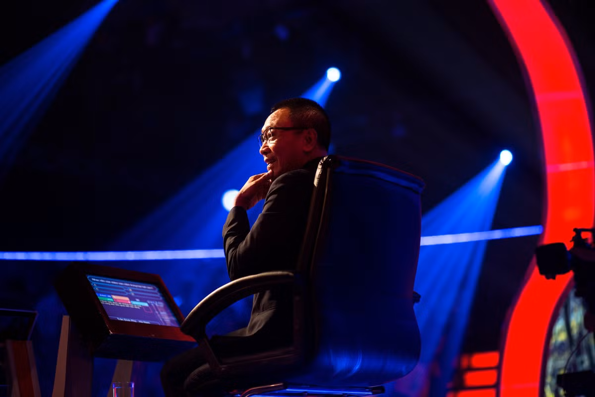 Nhà báo Lại Văn Sâm bắt đầu dẫn 'Ai là triệu phú' từ ngày đầu lên sóng vào năm 2005 tới hết năm 2017. Dù đã nghỉ dẫn 'Ai là triệu phú' nhưng khán giả vẫn luôn nhớ tới Lại Văn Sâm như một MC dẫn chương trình truyền hình vừa dí dỏm, vừa có kiến thức.