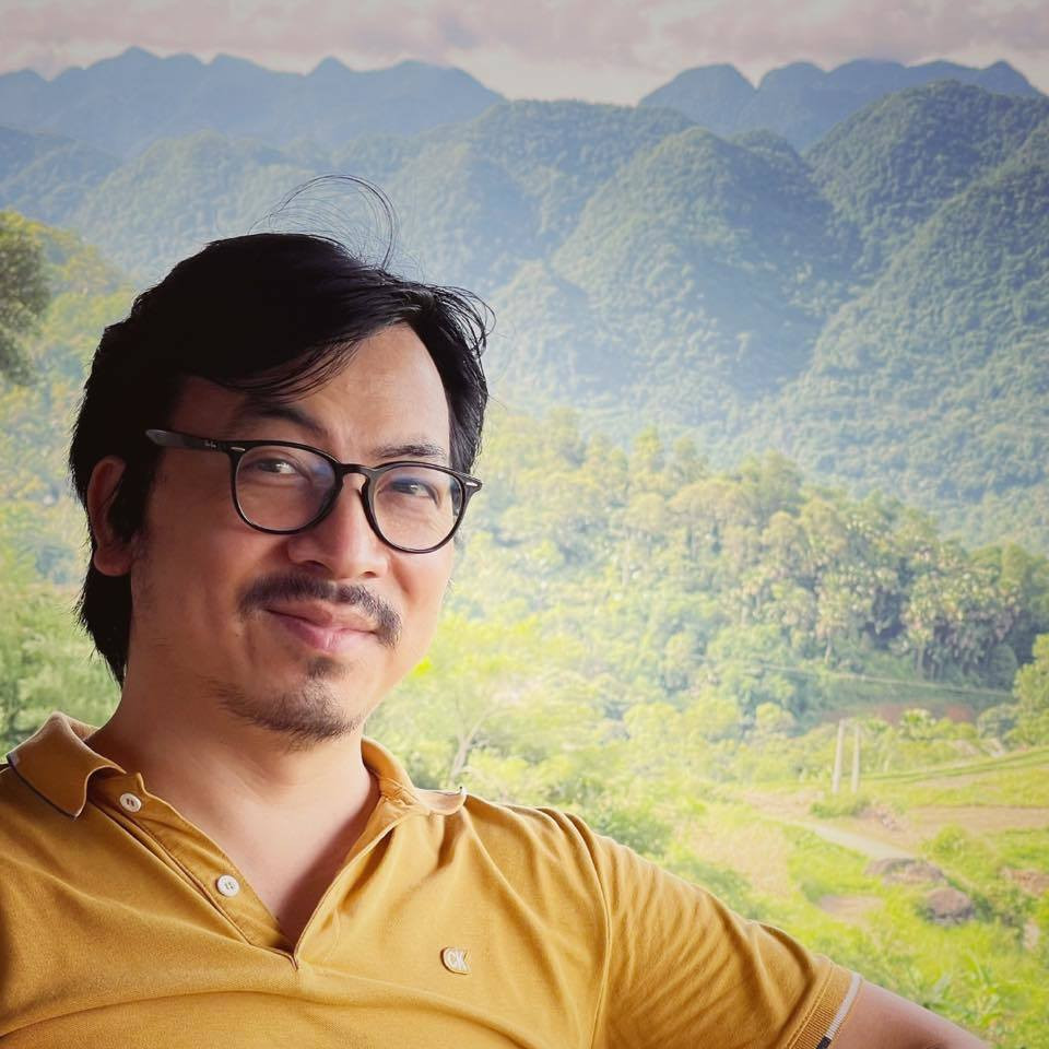 Khi không lên sóng, Đinh Tiến Dũng trở lại với vai trò là một giám đốc sáng tạo của một tập đoàn công nghệ lớn. Anh thường xuyên chia sẻ những hình ảnh đời thường hài hước, được nhiều người yêu mến.