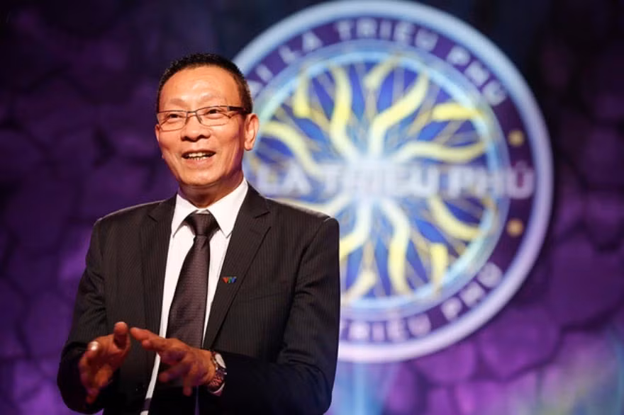 Nhắc tới nhà báo Lại Văn Sâm ai cũng nghĩ ngay tới chương trình ' Ai là triệu phú'. Nhà báo Lại Văn Sâm đã có 12 năm gắn bó với chương trình gameshow được nhiều người yêu thích này. Với ông, chương trình 'Ai là triệu phú' vô cùng gắn bó, chứa đựng nhiều kỷ niệm sâu sắc, khó quên.