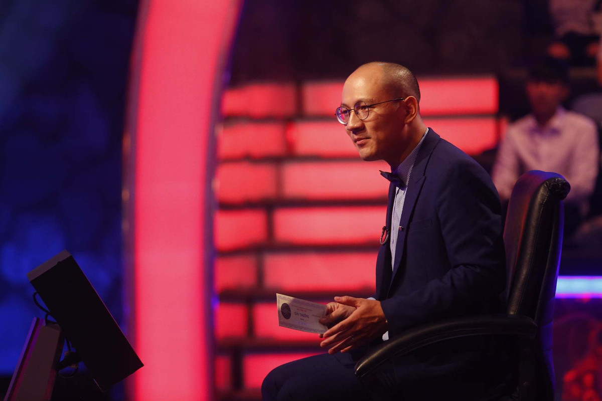 Trở thành gương mặt thay thế nhà báo Lại Văn Sâm, nhà báo Phan Đăng được nhiều người kỳ vọng sẽ dần tốt. Không phụ lòng khán giả, trong thời gian dẫn 'Ai là triệu phú', nhà báo Phan Đăng cho thấy vốn kiến thức sâu rộng cùng lối dẫn dắt thông minh nhưng không kém phần dí dỏm.