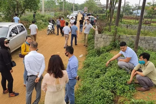 Tien nhieu biet lam gi: Phong trao 'chay tron', chon het vao dat