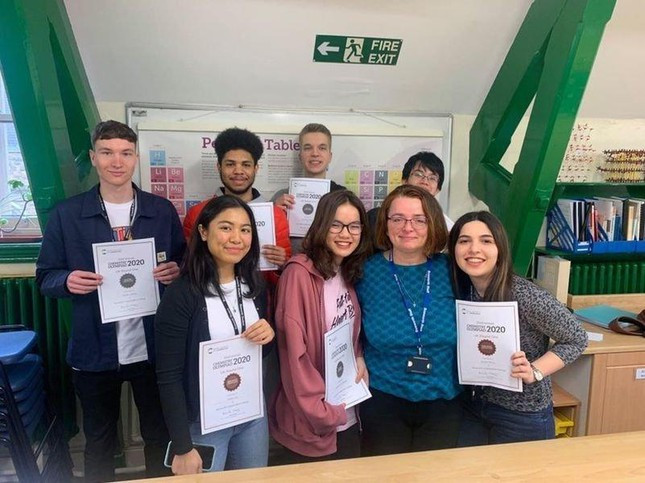 Nu sinh 2K2 gay sot voi chia se 'xin xo' ve viec hoc va lam tren TikTok-Hinh-2