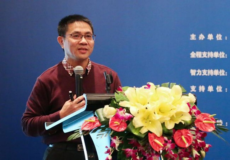 Hiện nay, ông là người đứng đầu tập đoàn đồ uống Tiandi No 1 Beverage Inc, ông chủ chuỗi thịt lợn cao cấp Yihao Tuzhu và một đại gia bất động sản có tiếng.