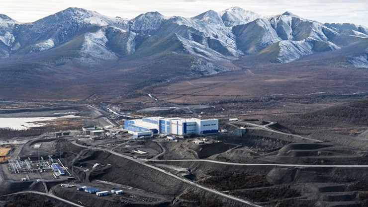 Polyus là nhà sản xuất vàng lớn nhất ở Nga với tài sản ở lãnh thổ Krasnoyarsk, vùng Irkutsk và Magadan và ở Cộng hòa Sakha (Yakutia). Năm 2019, công ty sản xuất 2,8 triệu ounce vàng.