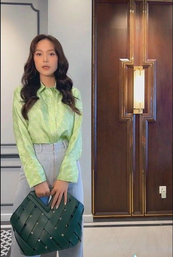 Minh Hang bi chi trich vi goi y phoi do lo noi y ngay 8/3-Hinh-6